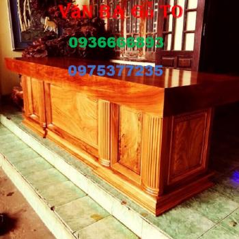 Bàn giám đốc tại Quảng Trị