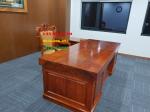 Bàn giám đốc VIP tại Hà Nội