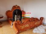 Giường ngủ dát vàng gỗ tự nhiên cao cấp