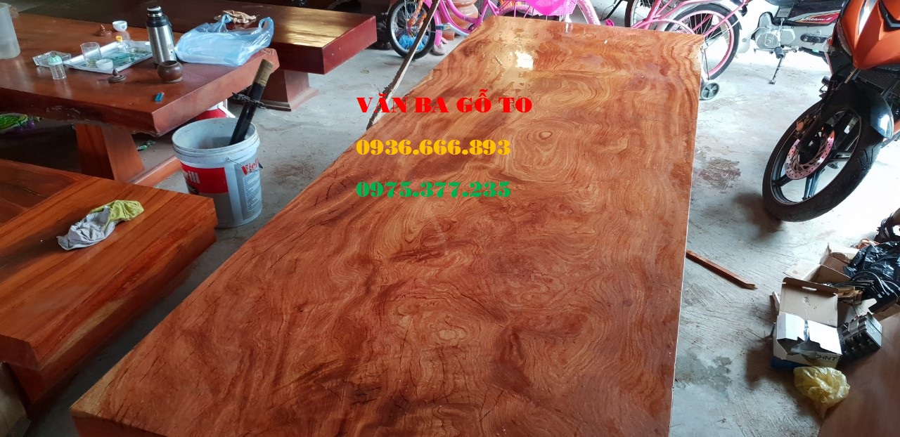 Mặt bàn gỗ tại Cà Mau