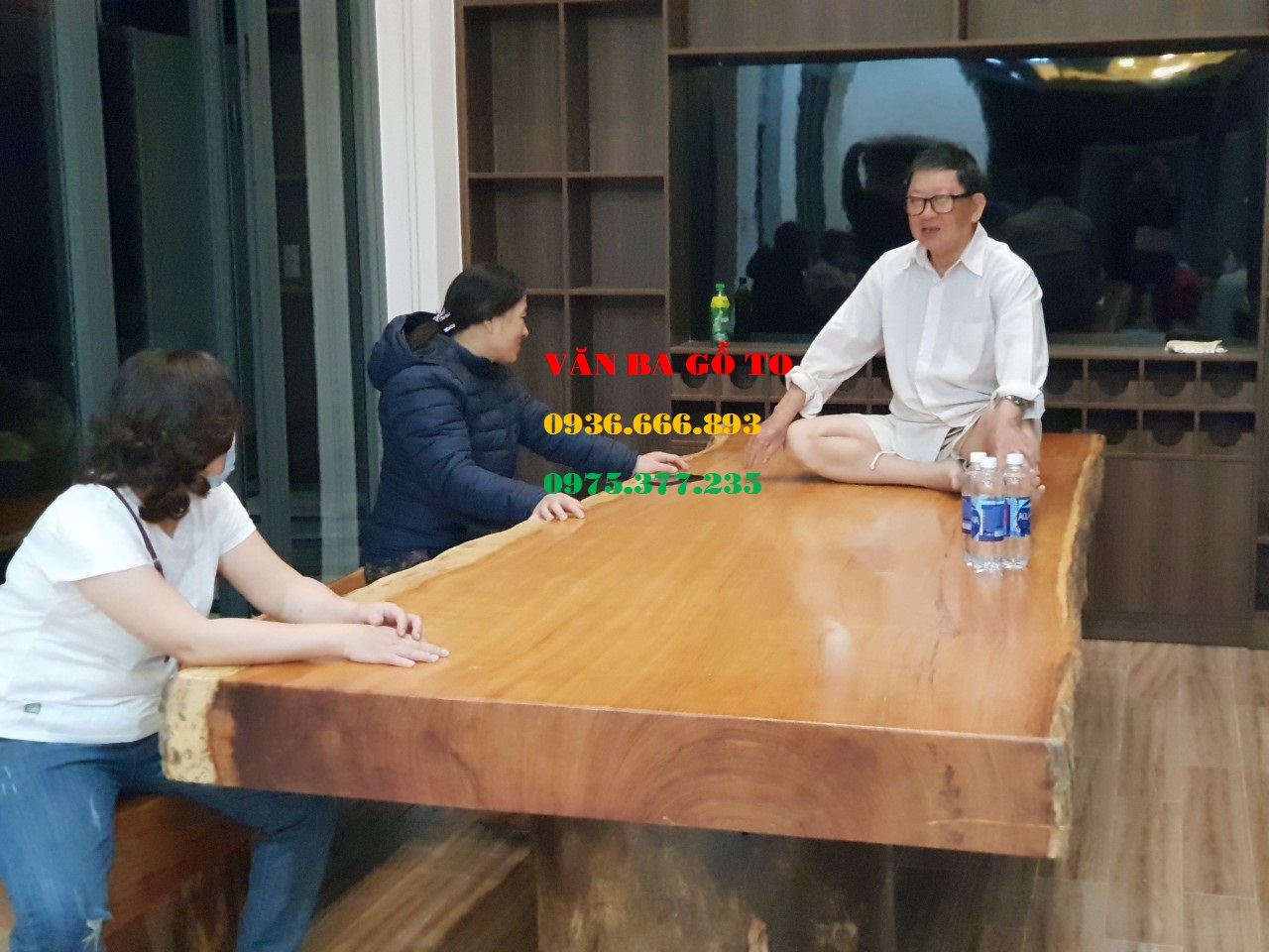 Bàn ăn gỗ tự nhiên nguyên khối tại Quảng Ngãi