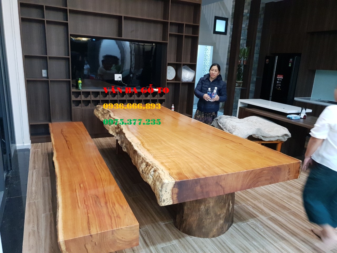 Bàn ăn gỗ tự nhiên nguyên khối tại Quảng Ngãi