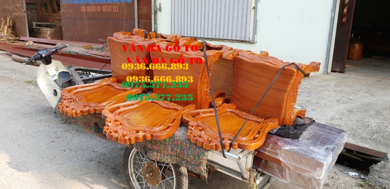 Bàn ăn gỗ nguyên khối