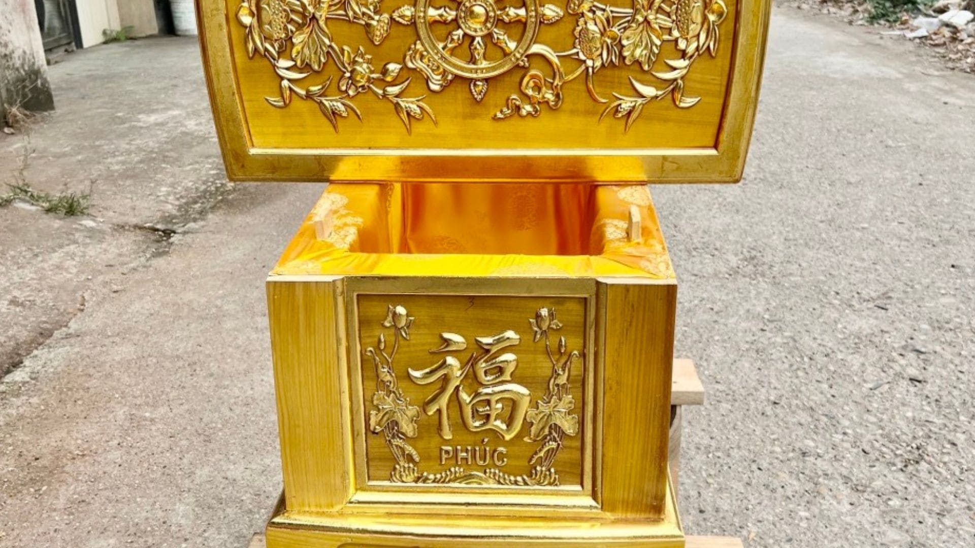 tiểu quách gỗ vàng tâm