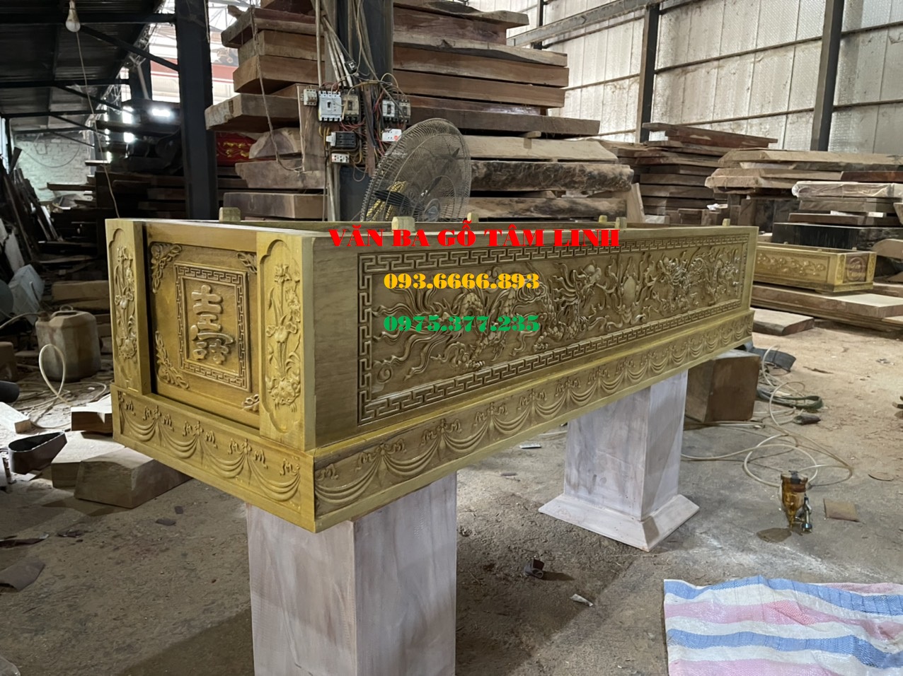 Quan tài gỗ vàng tâm